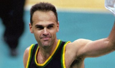Morre Oscar Schmidt, maior lenda do basquete brasileiro