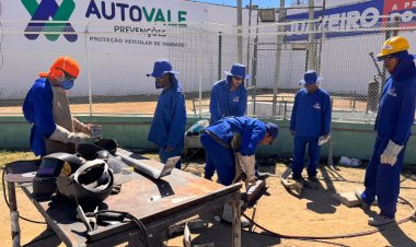 Prefeitura de Juazeiro inicia instalação de nova torre de iluminação no Adauto Moraes