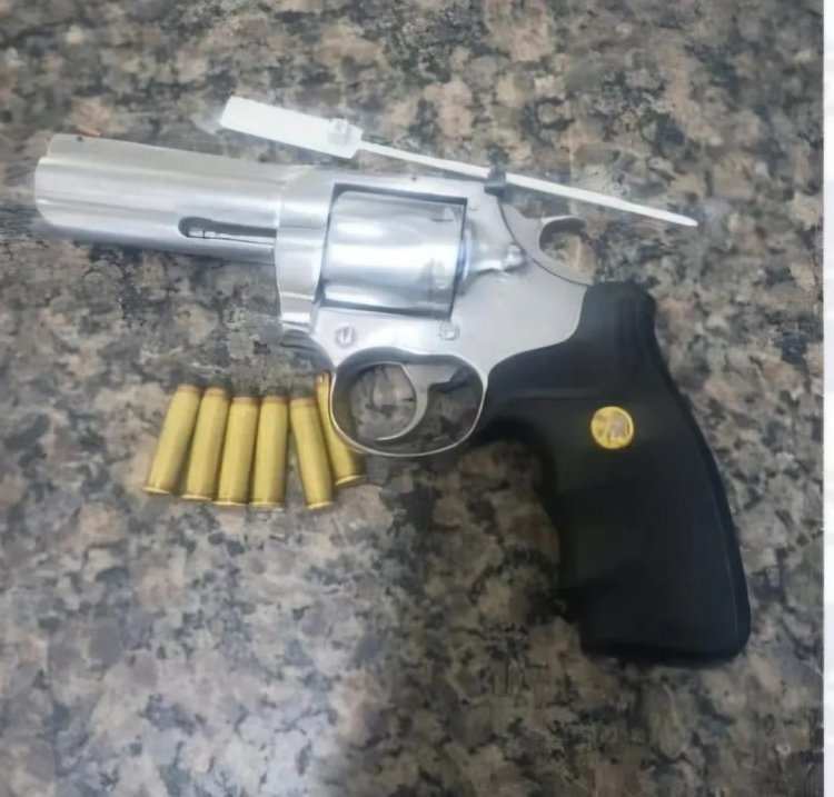 POLICIAIS MILITARES DO 5ºBPM APREENDEM ARMA DE FOGO E MUNIÇÕES NO POVOADO DE NOVA DESCOBERTA 