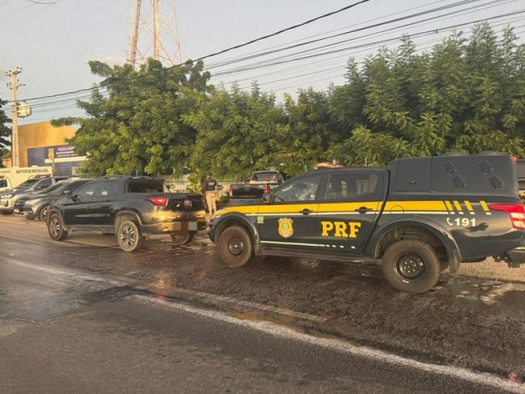 Duas caminhonetes com registro de apropriação indébita foram recuperados, nesta segunda-feira (25), pela Polícia Rodoviária Federal (PRF).