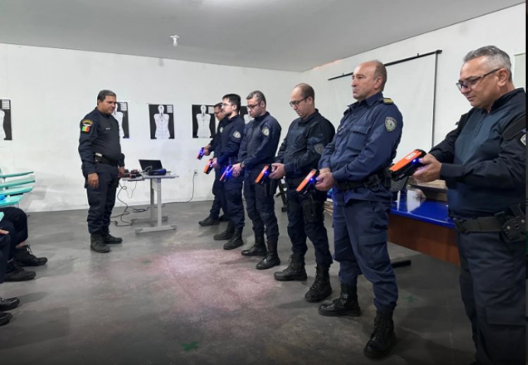 Profissionais de segurança recebem treinamento para uso de tecnologia não letal em Petrolina