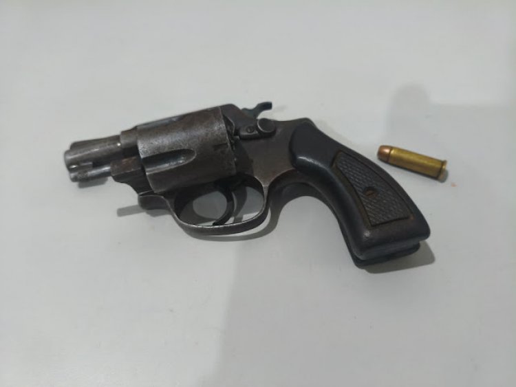 PM detém homem e apreende revólver durante o São Pedro de Pilar, em Jaguarari