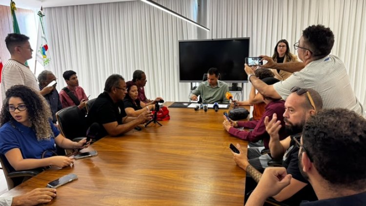 Coletiva Imprensa: Prefeito Andrei Gonçalves destaca os 148 anos da cidade. "Juazeiro agora avança com obras e ações"